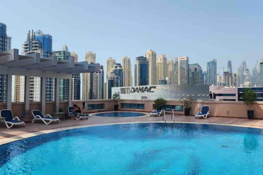 Luxury And Spacious Full Marina View Appartement