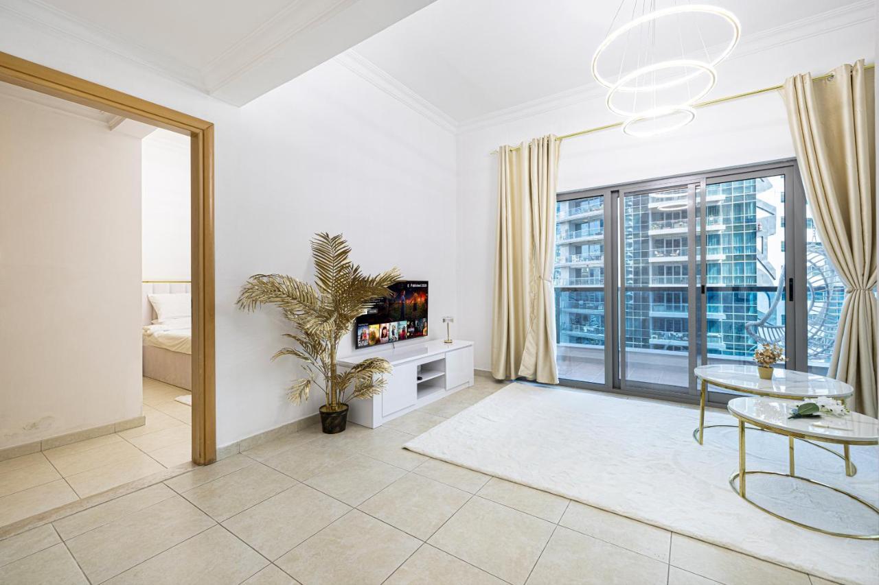 Luxury And Spacious Full Marina View Appartement